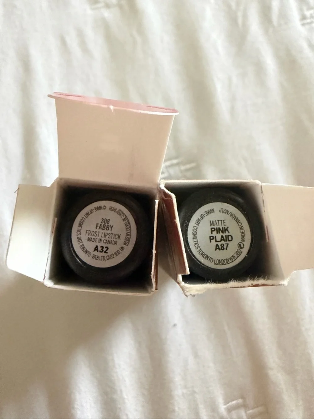 Two Brand New Full Size MAC Lipsticks - Picture 2 of 2